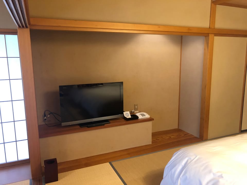 房間竟然有電視，這在星野度假村真的超難得