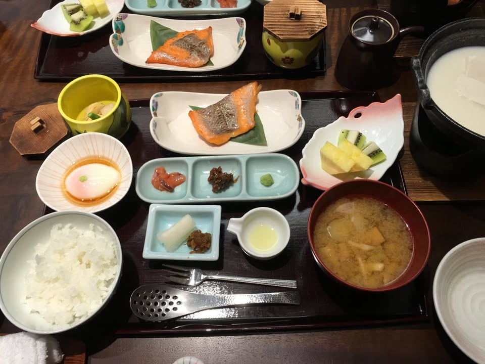 星野界川治：早餐（第一天）