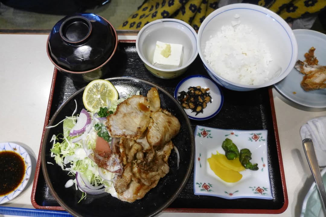 星野界川治：荒郊野外的家庭料理