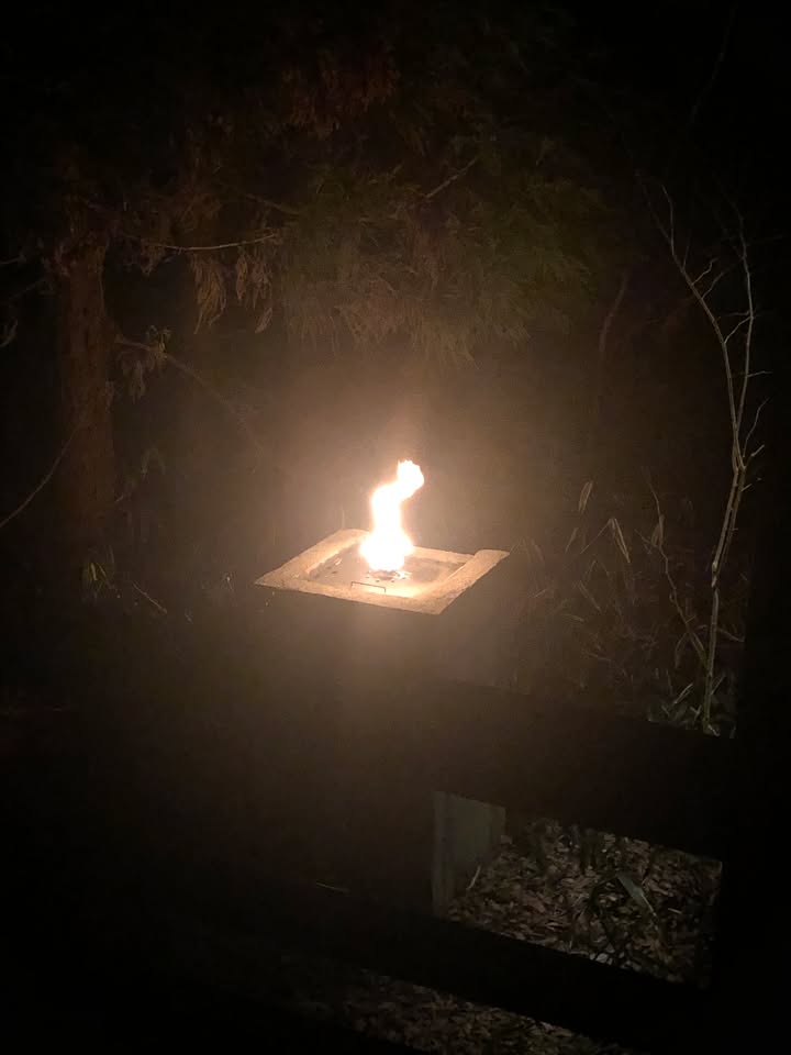 房間的焚火台